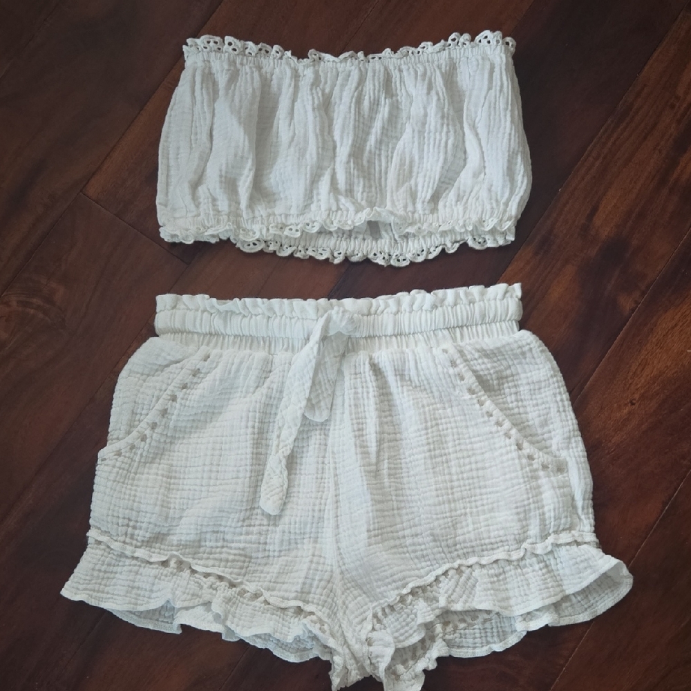 White Ruffle Trim Women's Shorts